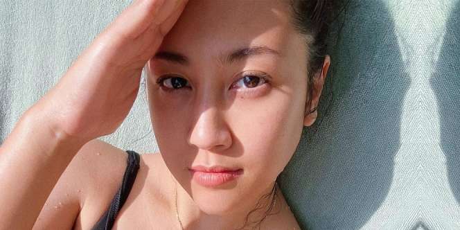 10 Momen Sherina Munaf Pamer Foto Bare Face, Cantiknya Alami!