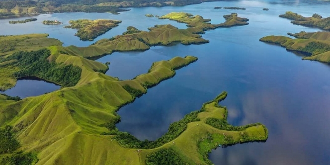25 Tempat Wisata di Papua Paling Fenomenal yang Wajib Dikunjungi Setidaknya Sekali Seumur Hidup!