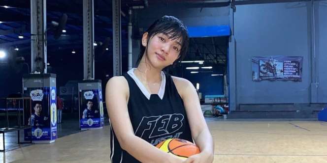 Gak Cuma Anggun, Ini Potret Harini Sondakh Saat Main Basket, Garang Banget!