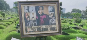 7 Potret Tampilan Nyentrik Penyanyi Wanita Indonesia, Gemerlap dan Penuh Bunga!