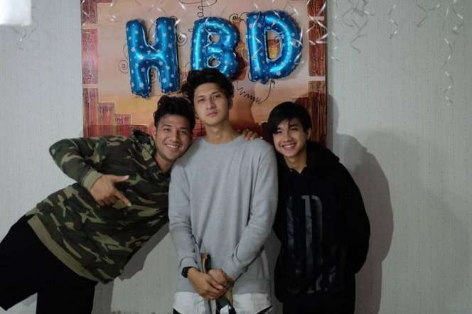 Akur Banget, Ini Potret Keakraban Kakak Beradik yang Berprofesi Sebagai Artis!