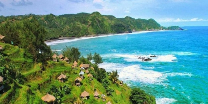 20 Pantai Kebumen dengan View Paling Indah dan Spot Instagramable!