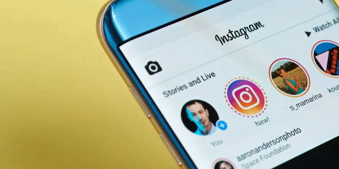 Tinggal Pakai Suara Doang, Instagram Luncurkan Fitur Caption Otomatis Untuk Stories
