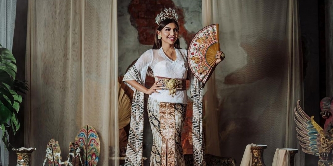 Cantik Banget, Gaya Millen Cyrus Pakai Baju Tradisional Bali Ini Memesona!
