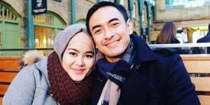 Pasca Cerai, Mantan Istri Zumi Zola Pamer Foto Tanpa Hijab 