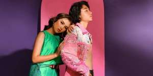 Potret Kiesha Alvaro dan Saskia Chadwick dengan Tema Full Colour