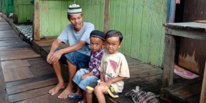 Istri Meninggal, Pak Udin dan Anak-Anaknya Kadang Makan Nasi Hanya dengan Garam Saja untuk Hidup