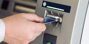 Segera Tak Berlaku, Apa Beda Kartu ATM Magnetic Stripe dengan Model Chip?