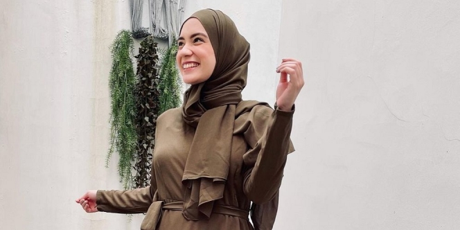Putri Anne Saloka Unggah Foto Tanpa Hijab, Netizen Malah Salfok ke Outfitnya yang Super Mahal
