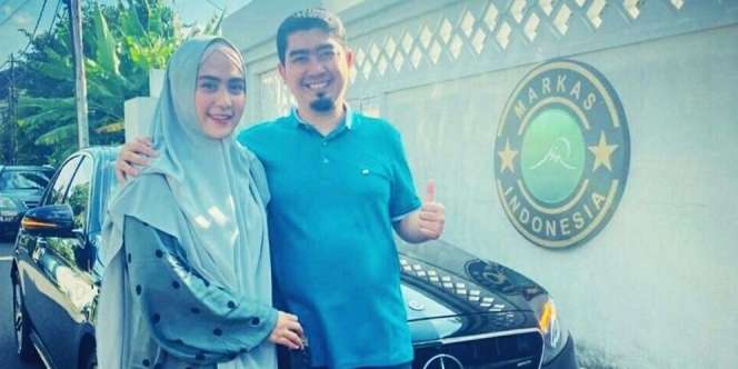 Ustaz Solmed Berikan Balasan Menohok Pada Netizen yang Serang April Jasmine