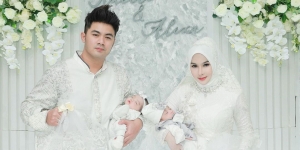 Intip Momen Akikah Anak Kembar Guntur Triyoga, Serba Putih dan Super Elegan!