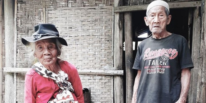 Perjuangan Seorang Nenek, Keliling Jualan Gorengan di Usia 81 Tahun Demi Sesuap Nasi
