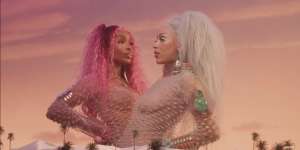 Lirik Lagu Kiss Me More - Doja Cat, SZA