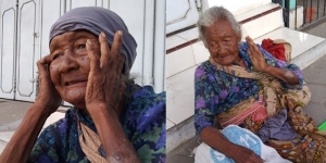 Di Penghujung Usianya, Nenek Sopiyah Habiskan Waktu di Jalan untuk Memulung dengan Hhasil 5 Ribu