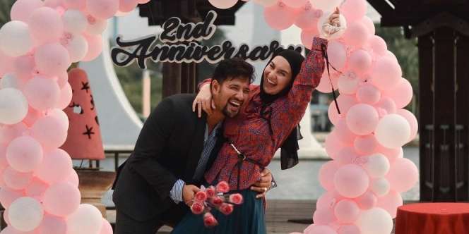 7 Momen Anniversary ke-2 Pernikahan Irish Bella dan Ammar Zoni, Sweet Banget!