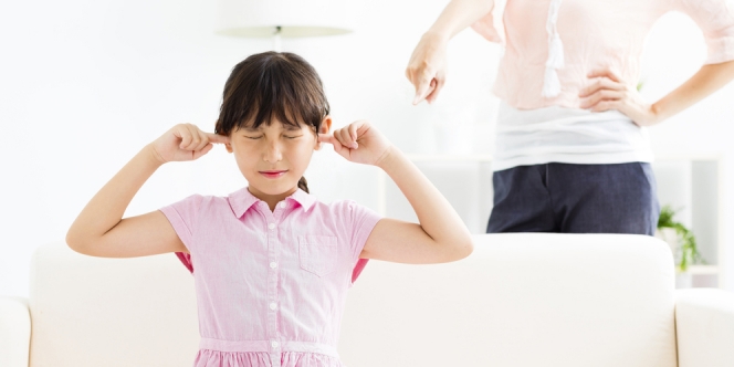 5 Alasan Mengapa Berteriak pada Anak Nggak Efektif untuk Membuatnya Disiplin 