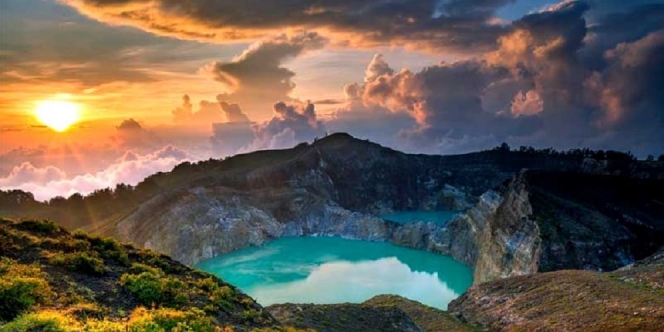 15 Tempat Wisata Terindah di Indonesia Paling Memukau yang Wajib Kamu Kunjungi