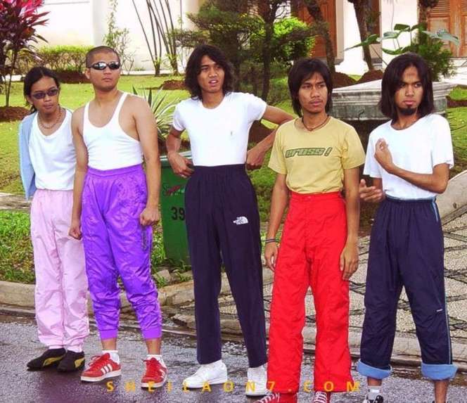 25 Tahun Berkarier, Ini 10 Potret Jadul Band Sheila on 7 yang Bikin Warganet Nostalgia