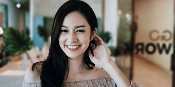 Unggah Foto Bangun Tidur, Faradilla Yoshi Tetap Stunning Walau Ada Jerawat Kecil di Dahi