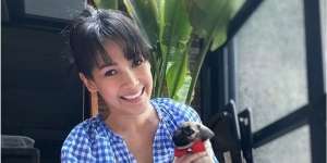 Melanie Subono Posting Foto Lawas, Paras Mieke Amalia Saat Remaja Curi Perhatian
