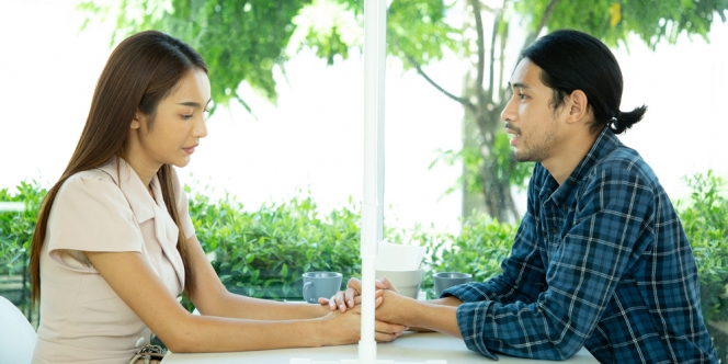 Gak Selalu Harus Jujur, Berikut 5 Kebohongan yang Boleh Kamu Ucapkan kepada Pasangan