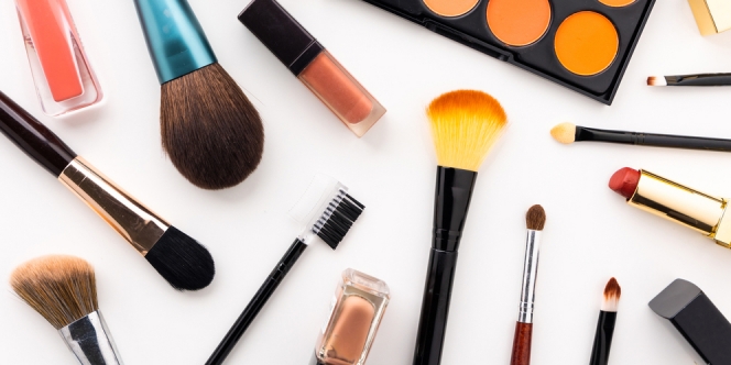 Jangan Malas, Ini 7 Cara Mudah Bersihkan Alat Make Up