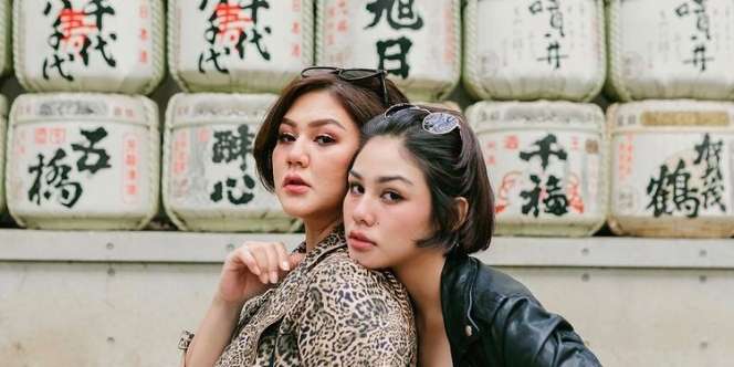 Seru dan Kompak, Ini Aktris dengan Suadara Perempuannya yang Sibling Goals Banget!