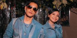 8 Momen Ulang Tahun Afgan Syahreza Bertemakan Jeans, Mesra Bareng Rossa