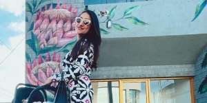 7 Pemotretan 3D Rahma Azhari di Gurun Pasir, Gayanya Keren Banget