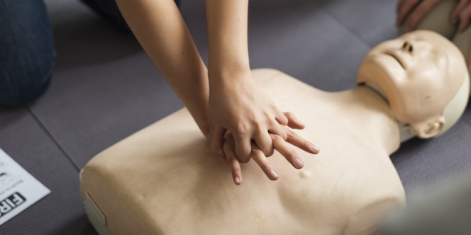 Yuk, Kenali Teknik CPR yang Bisa Selamatkan Orang Henti Jantung