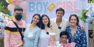 7 Potret Gender Reveal Felicya Angelista dan Caesar Hito, Anaknya Cewek atau Cowok Ya?