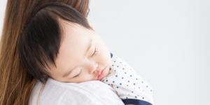 Usia Berapa Bayi Sudah Bisa Dilatih Rutinitas Tidur?