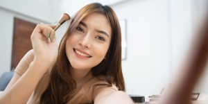 Trik Jitu Bikin Makeup Tetap On Point Meski Diterpa Terik Matahari