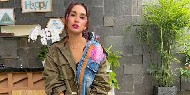 Ussy Sulistiawaty Posting Goyang TikTok, Netizen: Gak Pantas