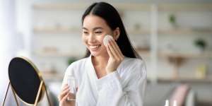 7 Rekomendasi Exfoliating Toner yang Ampuh Bersihkan Sel Kulit Mati