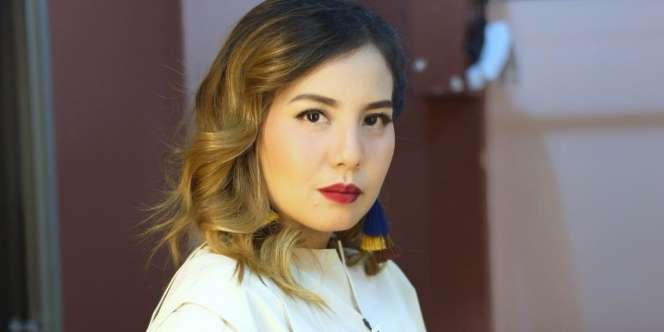 Tya Ariestya Umumkan Dirinya dan Sang Buah Hati Positif Covid-19
