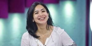 Resmi Jadi Nenek, Ini 10 Potret Feni Rose yang Tetap Awet Muda bak ABG