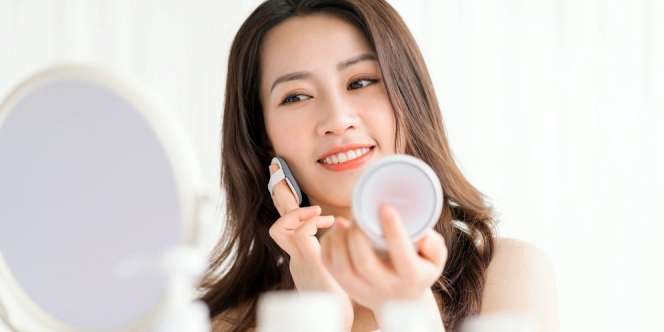 Rekomendasi Loose Powder Lokal Terbaik, Bantu Makeup Terlihat Makin Paripurna