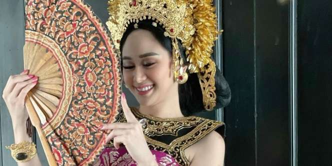 Bak Putri Kerajaan, Berikut 6 Potret Anggun Denise Chariesta Dengan Baju Adat Bali
