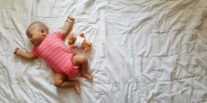 Ini Bahaya Bayi Tidur di Kasur yang Terlalu Empuk