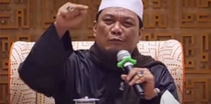 Ustaz Yahya Waloni Terbaring Lemah Pakai Selang Oksigen, Diduga Positif Covid-19