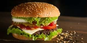 Makan 32 Ribu Burger Big Mac, Pria ini Sabet Rekor Dunia, Gimana Rasanya ya?