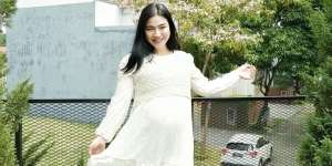 8 Potret OOTD Felicya Angelista Saat Hamil, Tetap Kece Meski dengan Perut Membesar!