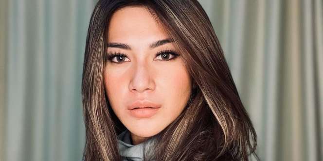 9 Pesona Dita Fakhrana yang Sedang Jadi Sorotan