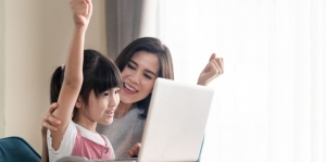 Tips Mengatasi Stres untuk Orang Tua yang Membimbing Anak Selama Sekolah Online