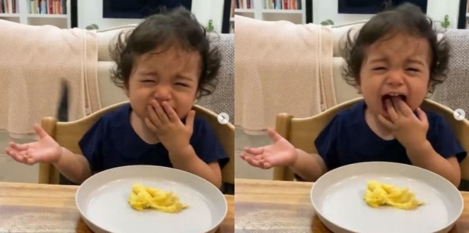 Cara Rose Makan Durian untuk Pertama Kali, Reaksi Anak Rianti Cartwright ini Gemesin Banget!