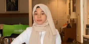 Sempat Tertutup, Aksi Cimoy Montok Lepas Hijab Ini Bikin Netizen Heboh