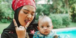 Beberapa Kali Keguguran, Ini Potret Anak Indira Khalista yang Diduga Diadopsi