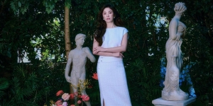 Seperti Barbie, Ini Potret Mempesona Song Hye Kyo Gunakan Baju Serba Putih