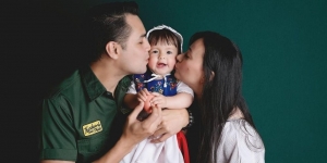 7 Potret Baby Chloe Anak Asmirandah yang Hobi Bersih-Bersih, Padahal Masih 9 Bulan!